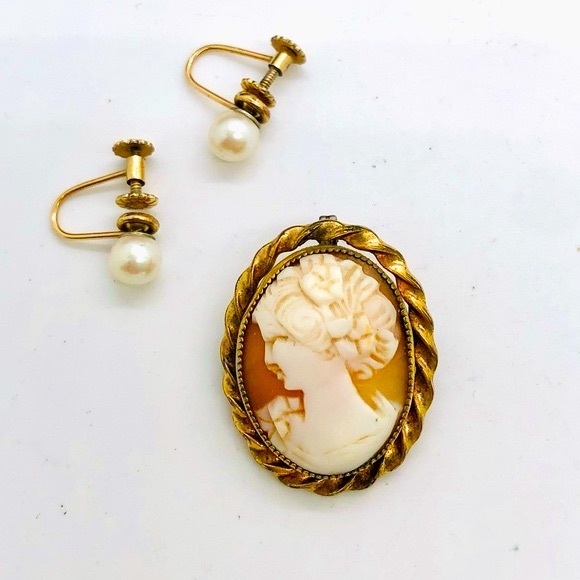 Antique Vintage Left Facing Cameo Pendant & Pearl Earrings - Picture 5 of 12